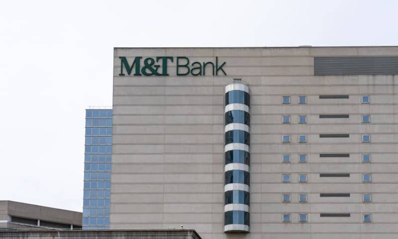 Los Angeles Capital Management LLC Has $105.62 Million Holdings in M&T Bank Co. (NYSE:MTB)