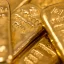 Gold prices head for highest finish in over 2 weeks