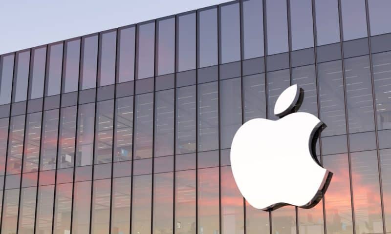 Apple (NASDAQ:AAPL) Stock Price Up 1% – Still a Buy?