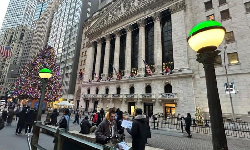 Wall Street Rallies Ahead of Christmas