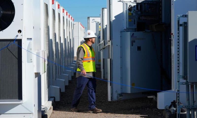 Climate-Friendly Electricity Sees Big Battery Projects Soar Again for 2024