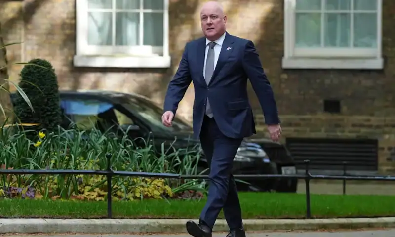 New Zealand to allow some wealthy foreign investors onto property market