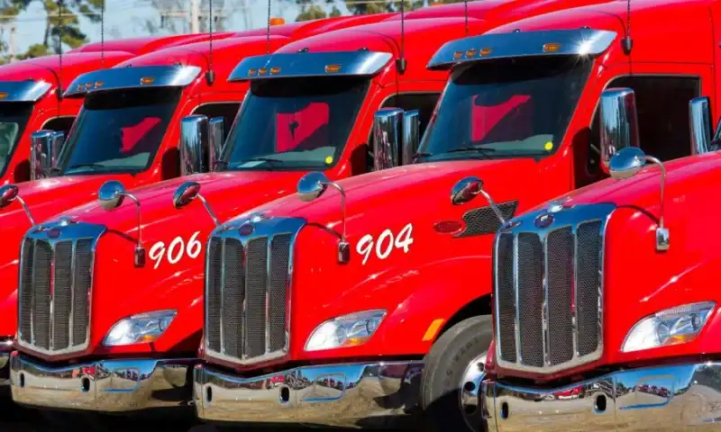 Trump announces a 25% tariff on trucks and a 30% tariff on furniture