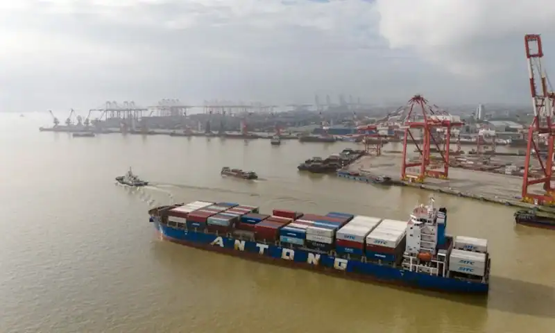 Chinese Export Boom Can’t Stop Economy’s Slowdown