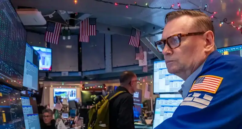 Americans have more cash in stocks than ever, a ‘red flag’ for equities. Where to shift your money instead for 2026