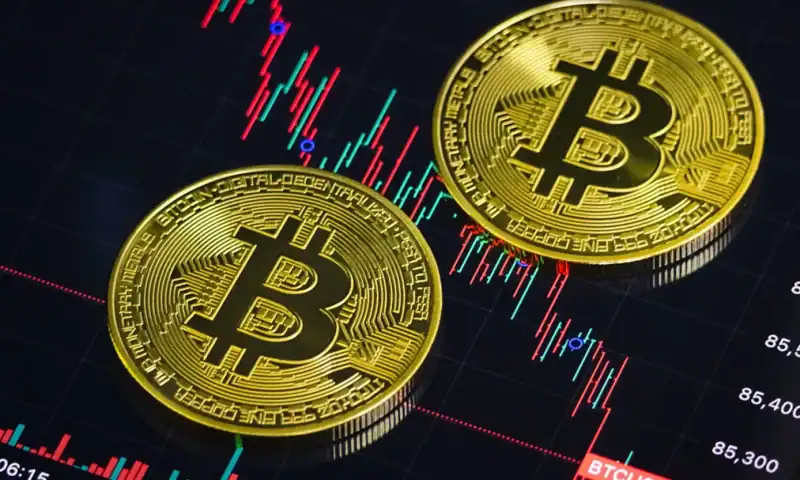 Bitcoin drops 15%, briefly breaking below $61,000 as sell-off intensifies, doubts about crypto grow