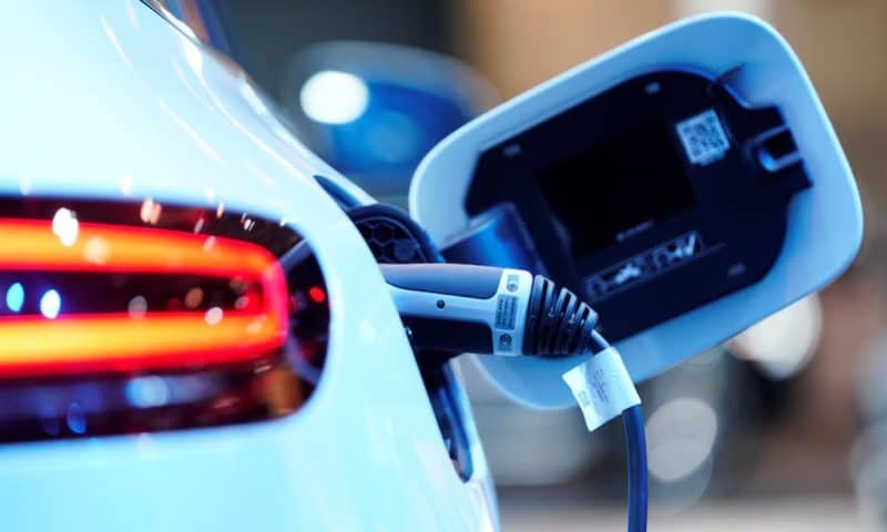 In another climate retreat, Canada scraps EV sales mandate