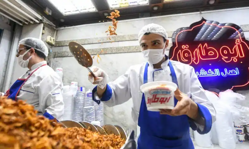 Shops and restaurants in Egypt told to close early as energy crisis deepens