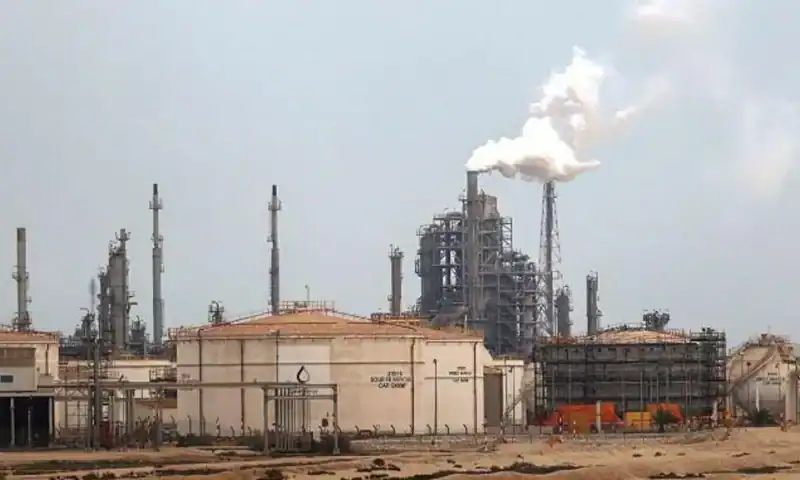 Oil price at two-year high after Qatar warns all Gulf production could stop within days