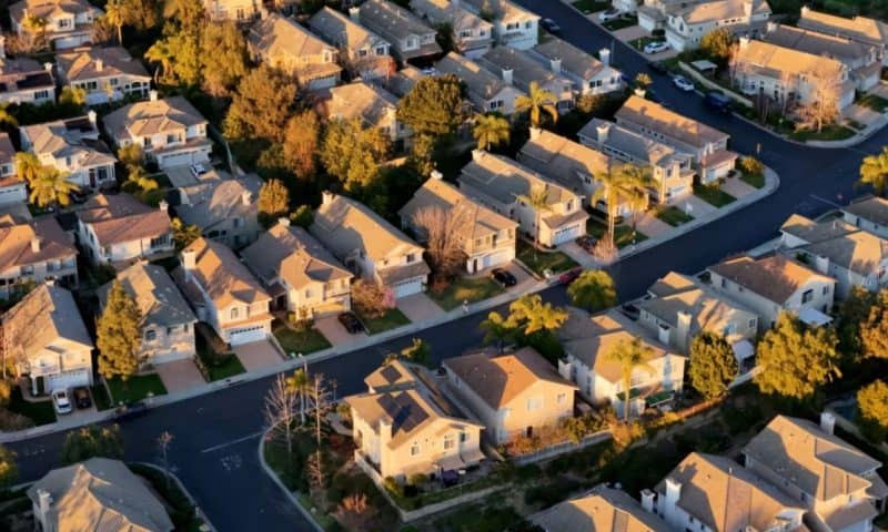 Mortgage rates climb to highest level in more than 3 months as Iran war reignites inflation fears