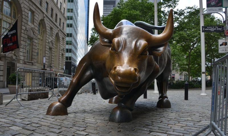 Why Smart Money Hedge Fund Positions Have Institutional Investors Scrambling to Follow