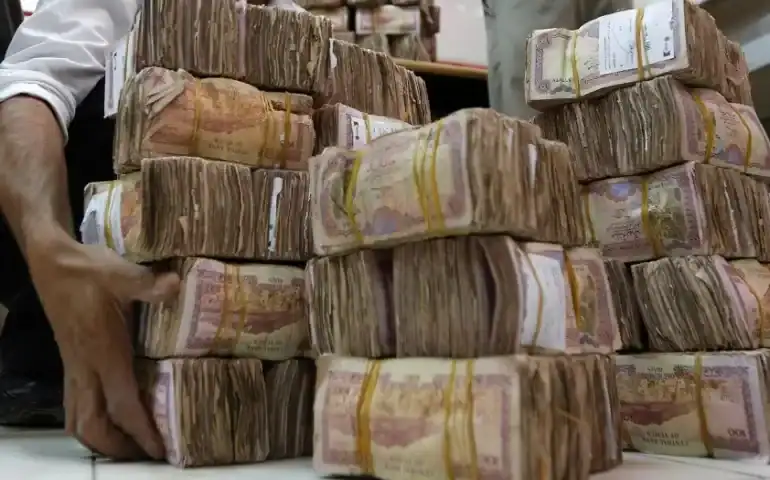 Cash shortages grip Yemen despite currency stabilisation