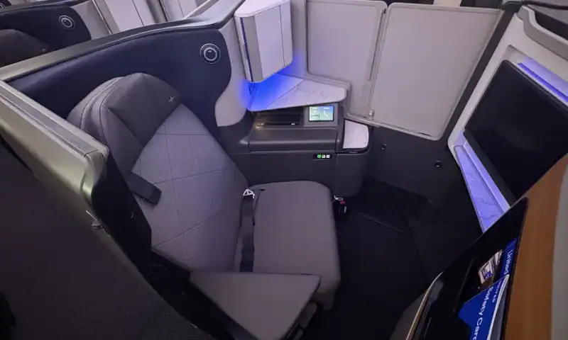United unveils basic Polaris business fare in premium cabin overhaul