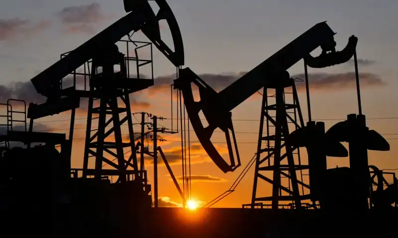 Oil falls as Trump reiterates Iran war ‘should’ end soon and Israel-Lebanon truce lifts hopes