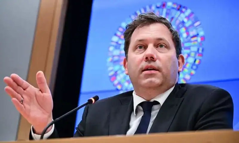 German finance minister: EU kerosene shortage fears are founded