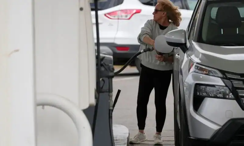 Oil prices climb and global markets decline as US prepares for blockade of Iran’s ports