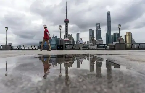 China Hit Brakes on Fiscal Stimulus as Economy Holds Up Amid War