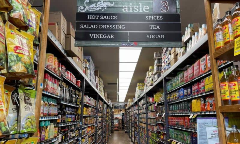 US consumer confidence rises, but job openings and hiring drop sharply