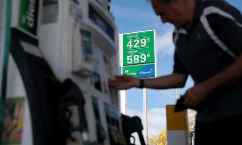 Oil is plunging, but don’t expect $3 gas anytime soon. Here’s why