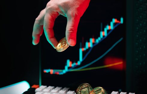 Smart Money Reveals Why Fundamental Analysis Drives Superior Investment Returns