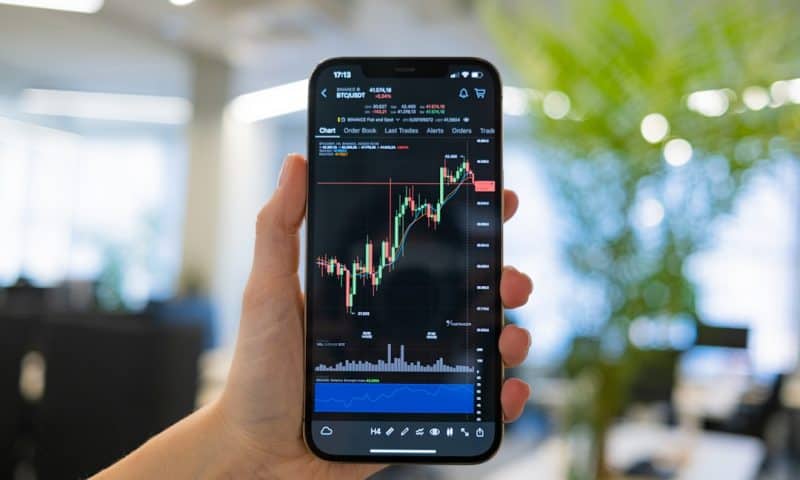 Inside the Trillion-Dollar Game Where Hedge Fund Position Moves Shape Global Markets