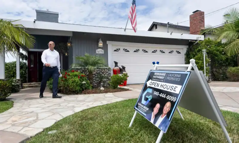 Mortgage rates fall as Iran ceasefire eases market tensions