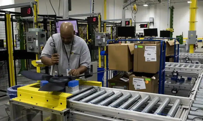 US core capital goods orders, shipments increase in February