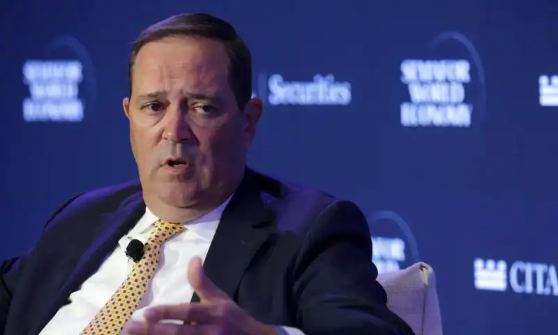 Cisco’s stock pops 17% on surging AI orders, as company says it’s cutting almost 4,000 jobs