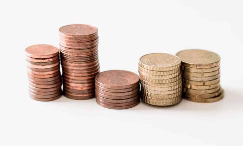 Corporate Strategy Transforms as Equity Valuation Gaps Reshape Market Dynamics