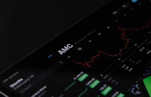 Smart Money Reveals Where Hedge Funds Are Placing Their Biggest Bets