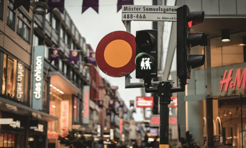Institutional Strategies Reveal How Professional Traders Leverage Insider Buying Signals for Alpha Generation