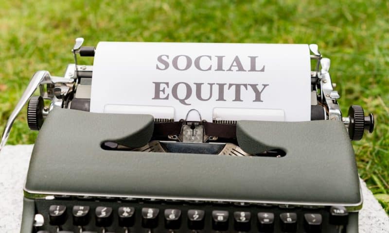 The Equity Valuation Gap Reveals Hidden Market Opportunities for Strategic Investors