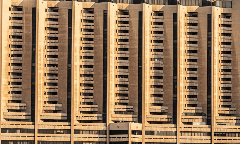 Behind the Markets: How Institutional Accumulation Drives Major Price Movements
